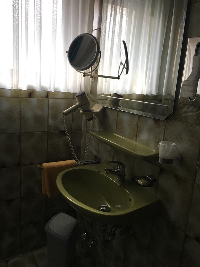 Gasthof Zur Sonne Winzenhohl Hoesbach Ngoại thất bức ảnh