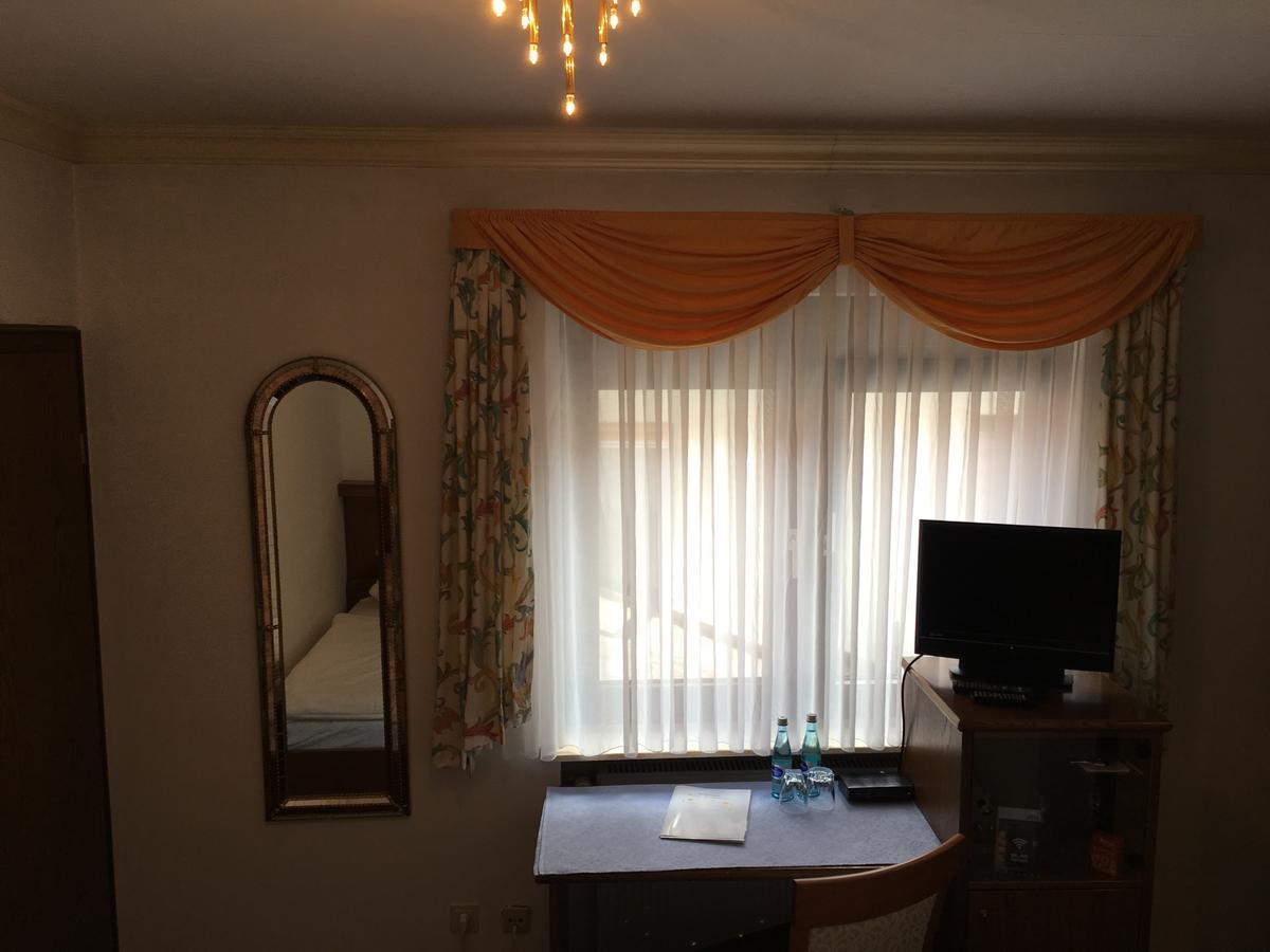 Gasthof Zur Sonne Winzenhohl Hoesbach Ngoại thất bức ảnh